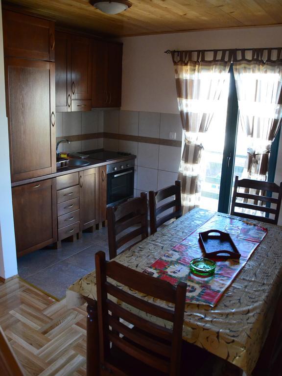 Family Apartments Zabljak  Bilik gambar