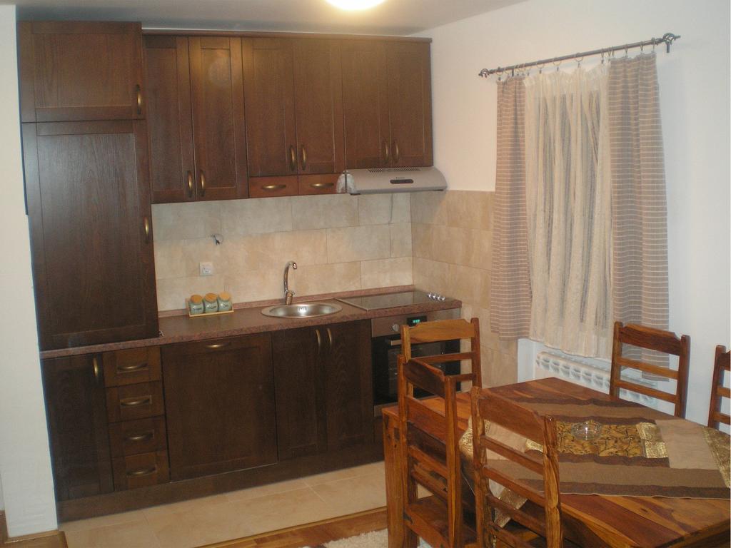Family Apartments Zabljak  Bilik gambar