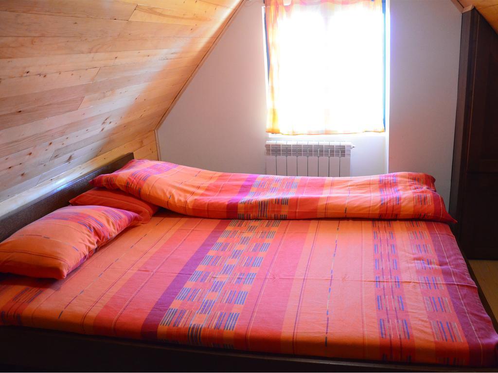 Family Apartments Zabljak  Bilik gambar